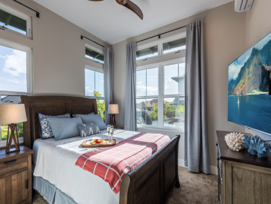 Kauai Luxury At Its Finest Walk to Beaches Six Bedrooms